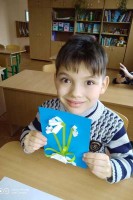 Діти 1-Б класу на уроці трудового навчання